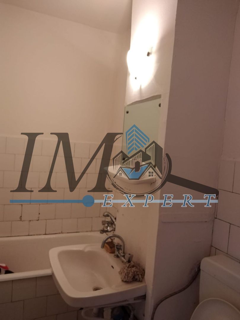 Garsoniera de vânzare zona cetate - Poză 4