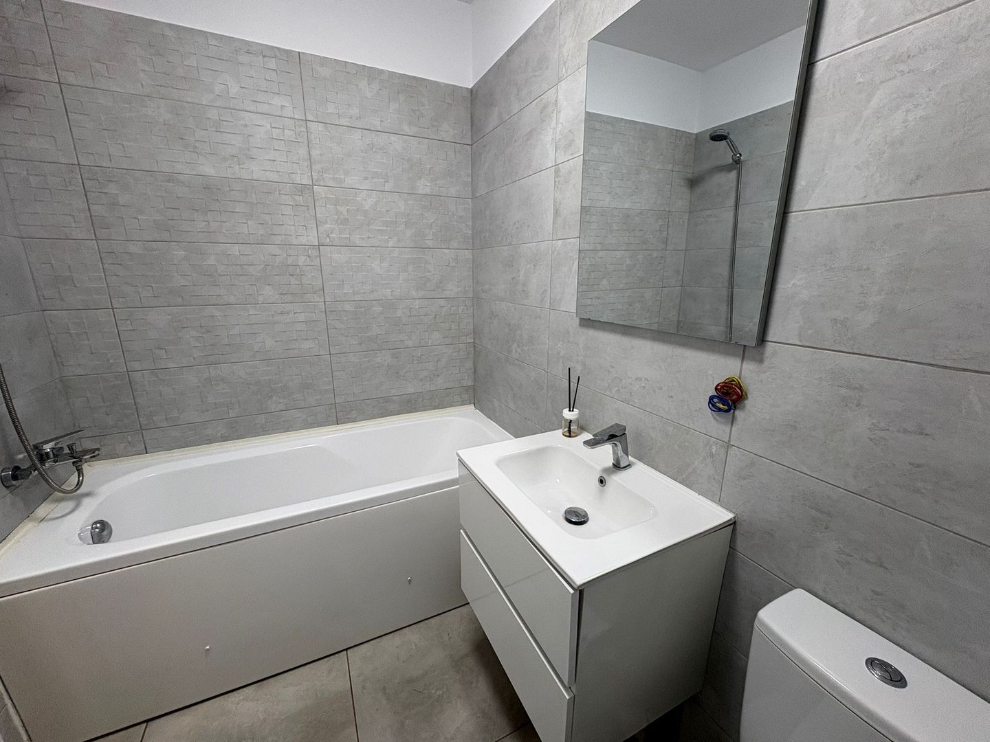 AP. 2 CAMERE BIRUINTEI, PET-FRIENDLY, CENTRALA TERMICA, METROU 15 MIN - Poză 9