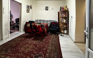 Casa la curte, Posibilitate de masardare, Central!! - Poză 1