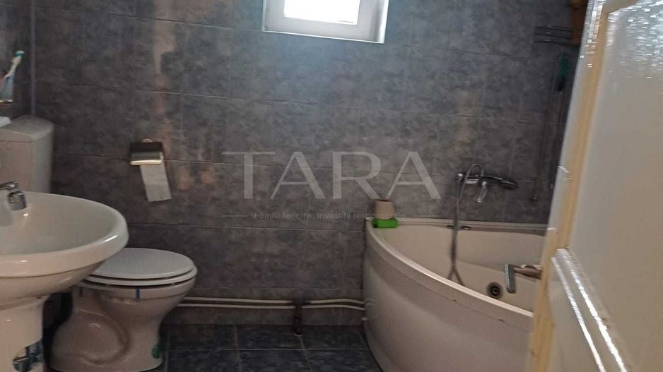 Casa individuala, zona centrala, poziționare excelentă, teren generos. - Poză 5