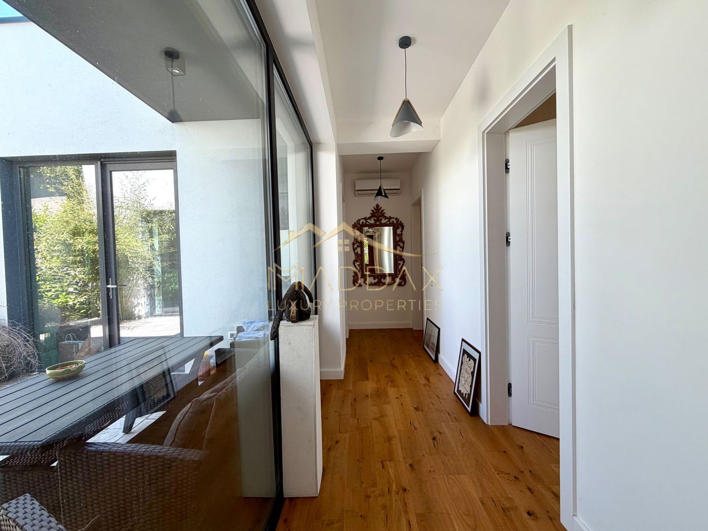 Vila cu 5 camere // * 565 mp gradina* // Tunari - Poză 13