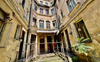 Imobil 2185 mp Centrul Istoric Piata Unirii 500 mp teren vitrina 19 m - Poză 2