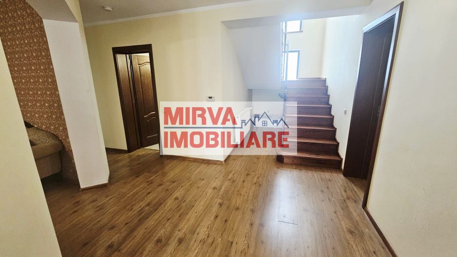 Vilă spațioasă Strejnicu S+P+1E+M, 8 camere, garaj, teren 595 mp - Poză 24