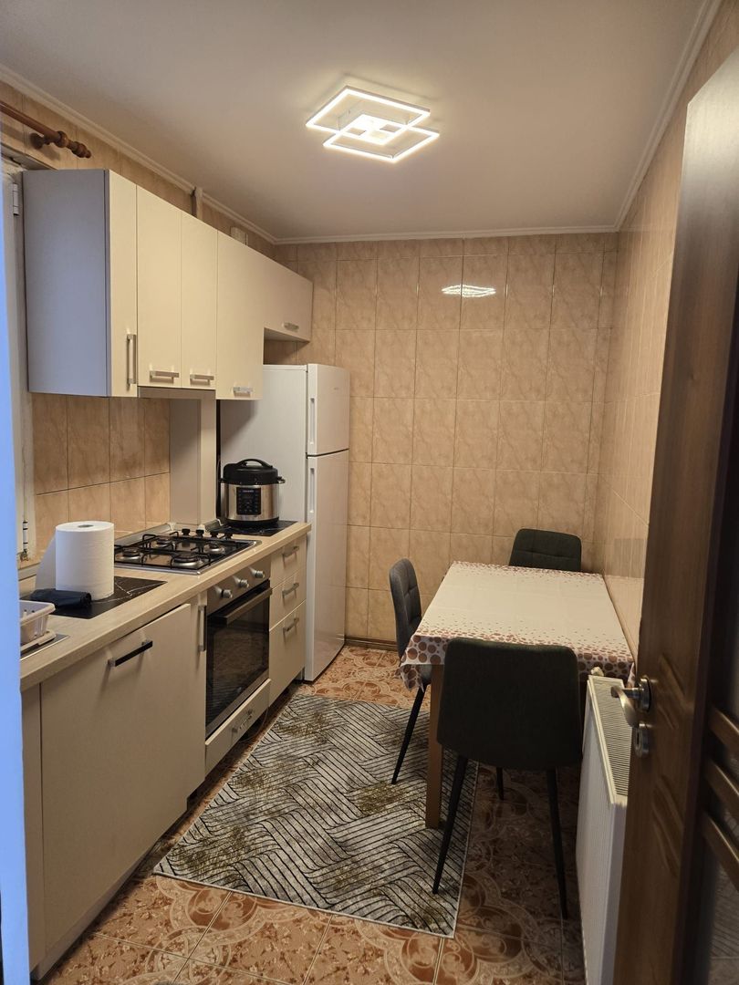 Închiriez apartament 2 camere zona- Metrou Eroii Revoluției - Poză 5
