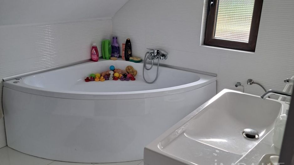 Casa  cu  vedere Panoramică în Făget, Peisaj de Vis și Confort Complet! - Poză 10