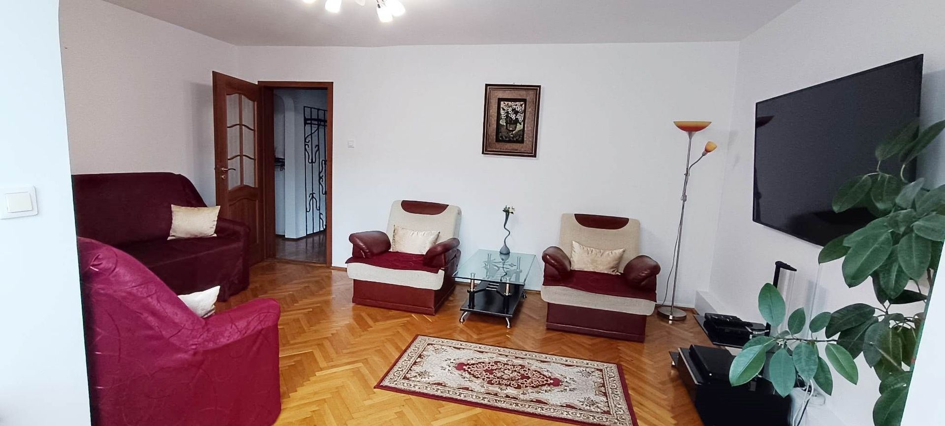 Apartament cu 4 camere in Tractoru-Independentei - Poză 2