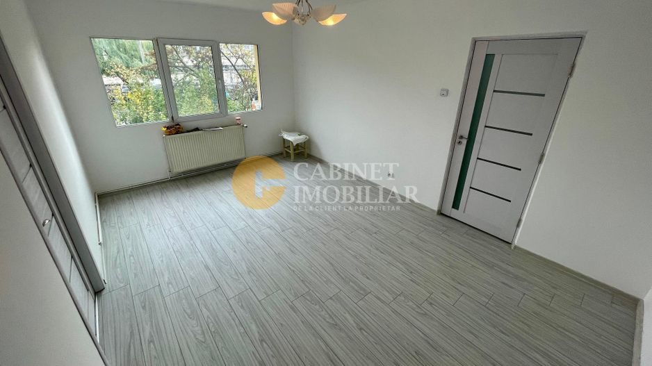 Apartament cu 2 camere - Etaj 1 - Bloc Fara Risc - Zona Primaveri - Poză 1