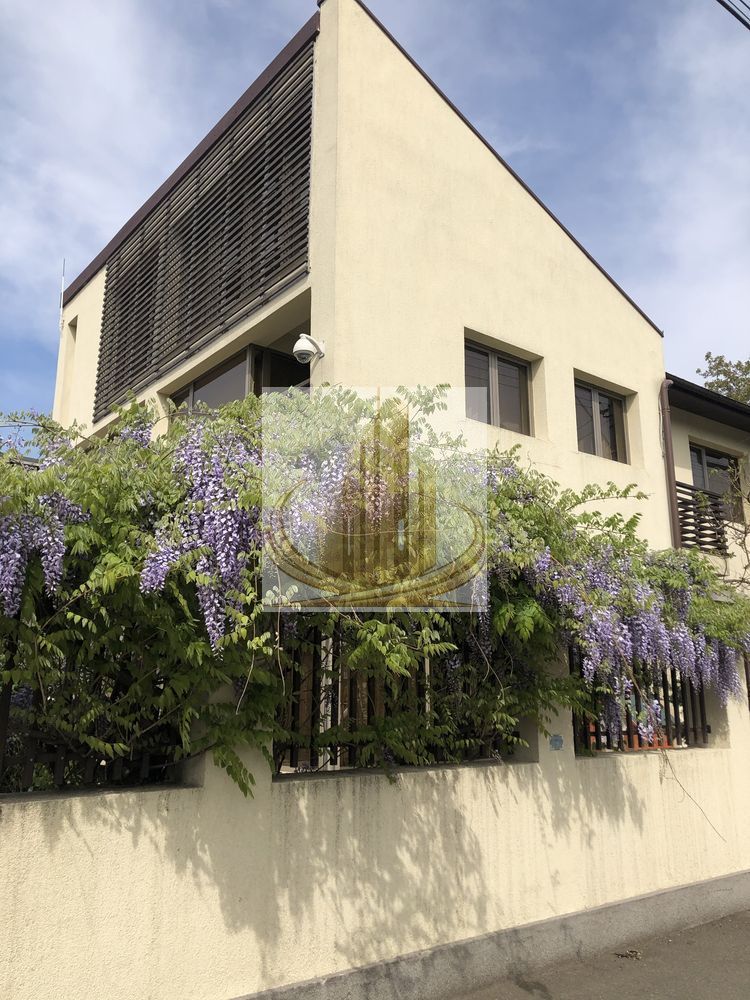 Vilă spectaculoasă în zona Brâncoveanu | 270 mp | Garaj| Curte proprie - Poză 3