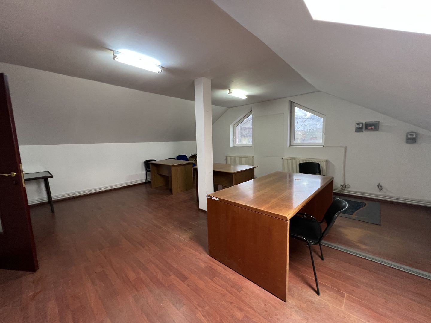 SPATIU BIROURI - Poză 2