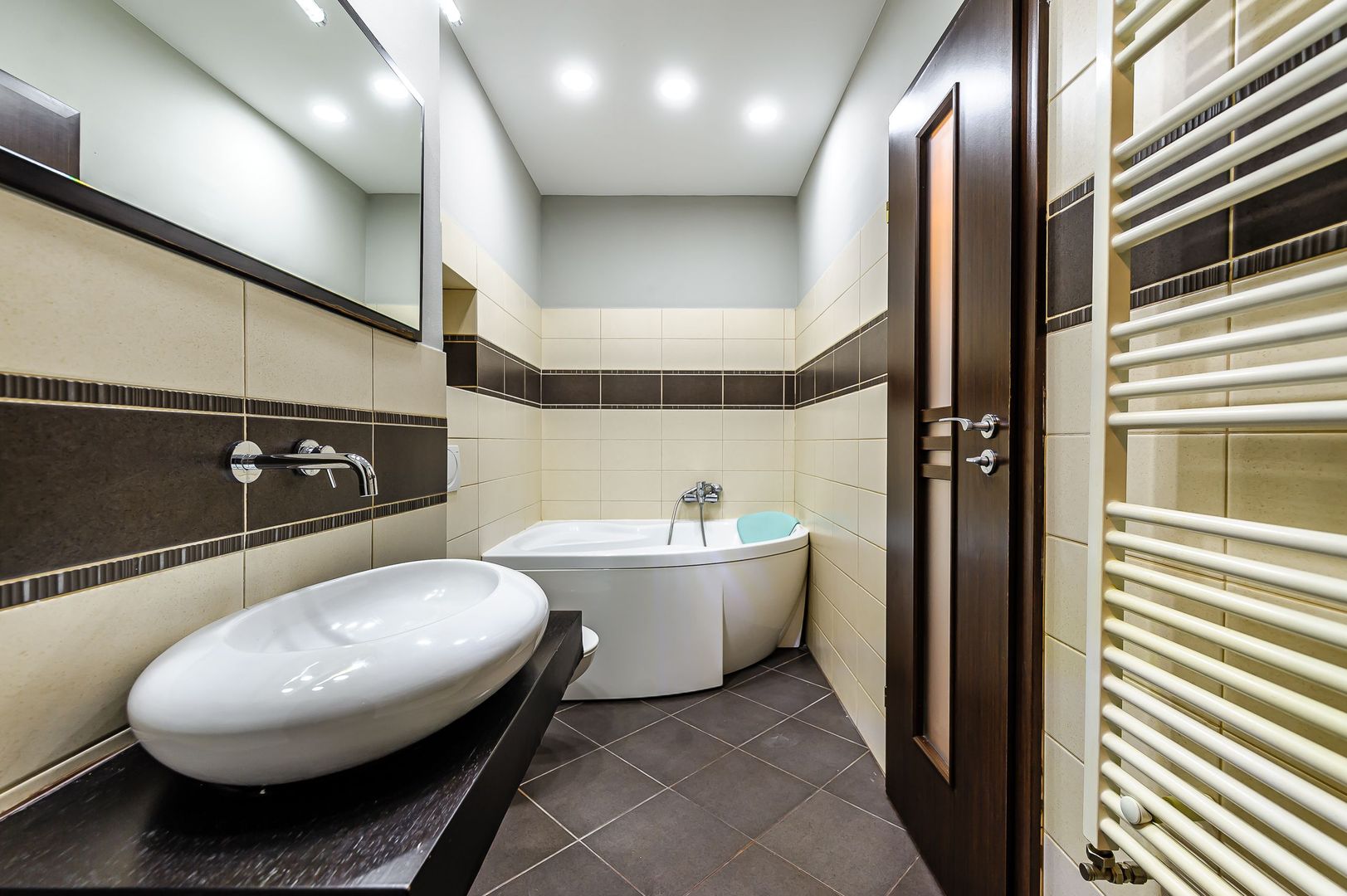 Vandut Ocazie Apartament elegant și spațios în zona UTA - Poză 4