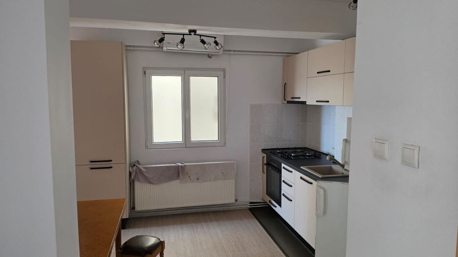 Apartament 3 camere Zona Gh Lazar - Poză 3