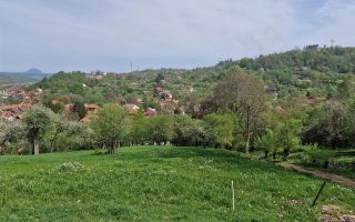 Langa emblematicul Castelul Bran, in areal colinar, 5.700mp intravilan - Poză 1