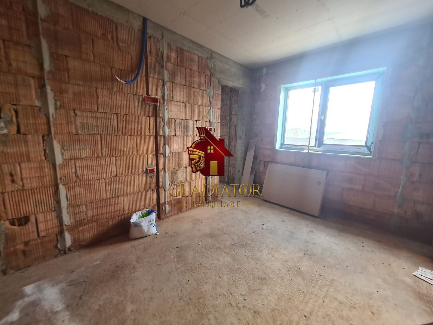 Casa independenta energetic Barnova Cercu, 4 camere, 475 mp teren - Poză 9