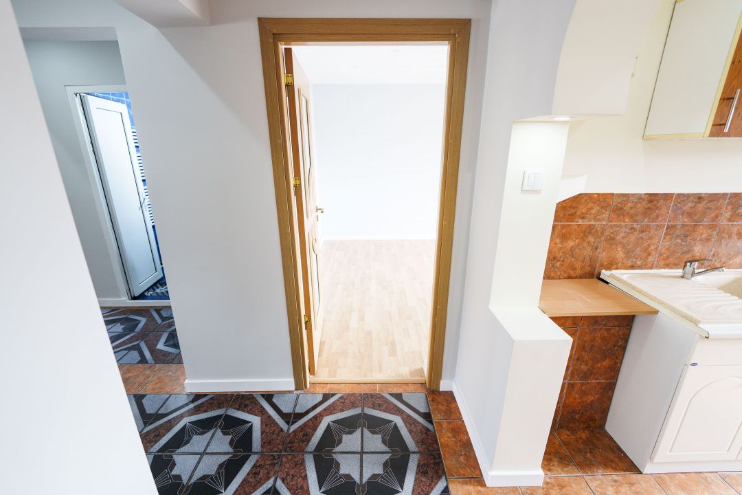 Apartament 4 camere renovat, bilateral, CT, Craiovita Noua - zona Kaufland - Poză 15