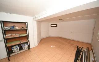 Vila spatioasa, pretabil pentru locuit/clinica, zona Micro 17 – Galati - Poză 22