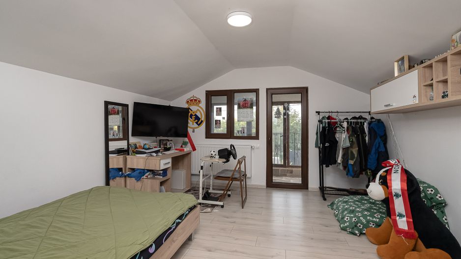 Casă modernă în Tâncăbești – 5 camere și natură la doi pasi - Poză 8