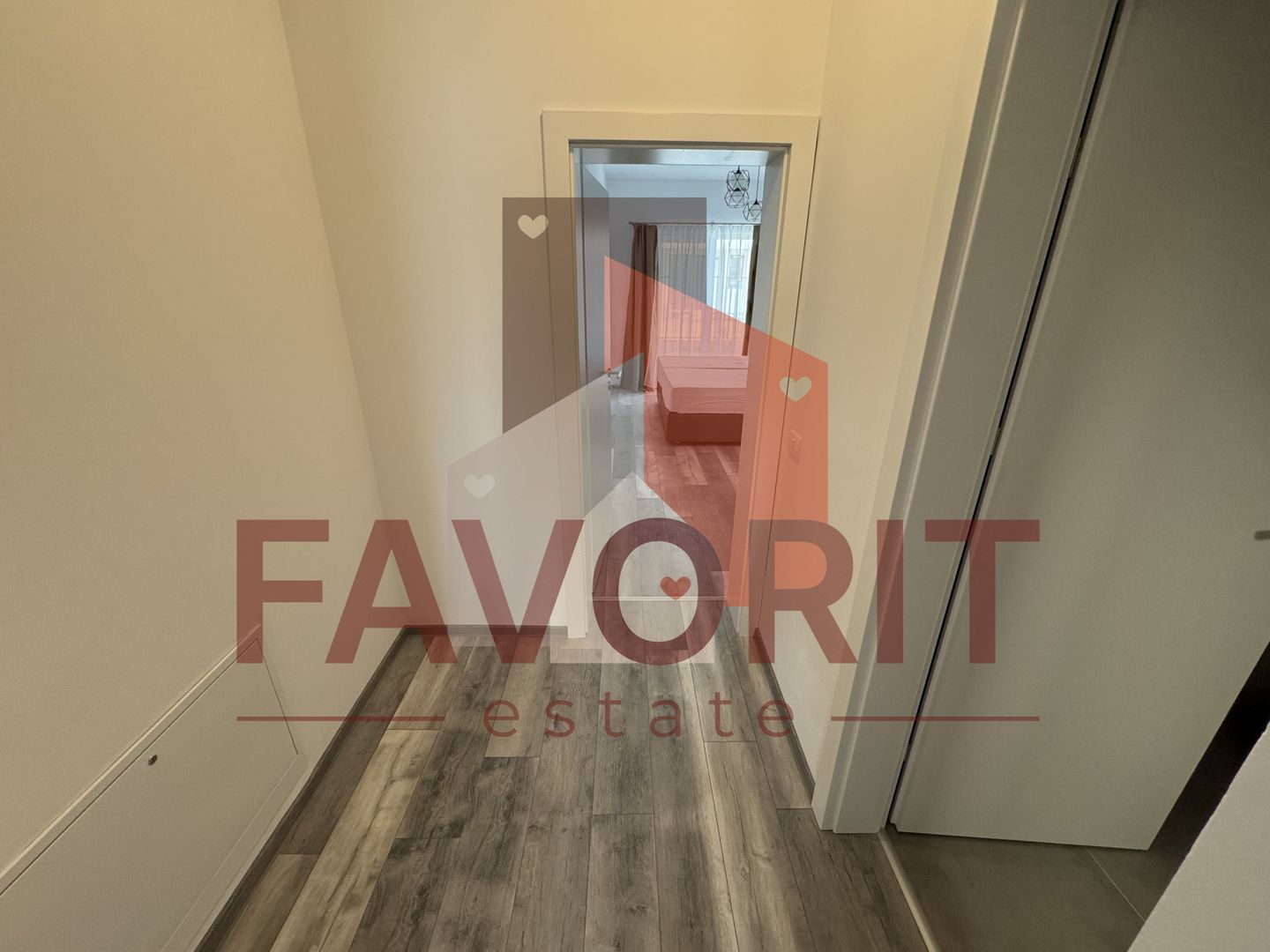 Mobilat si utilat. 2 locuri de parcare. Curte privata in CF - Poză 8