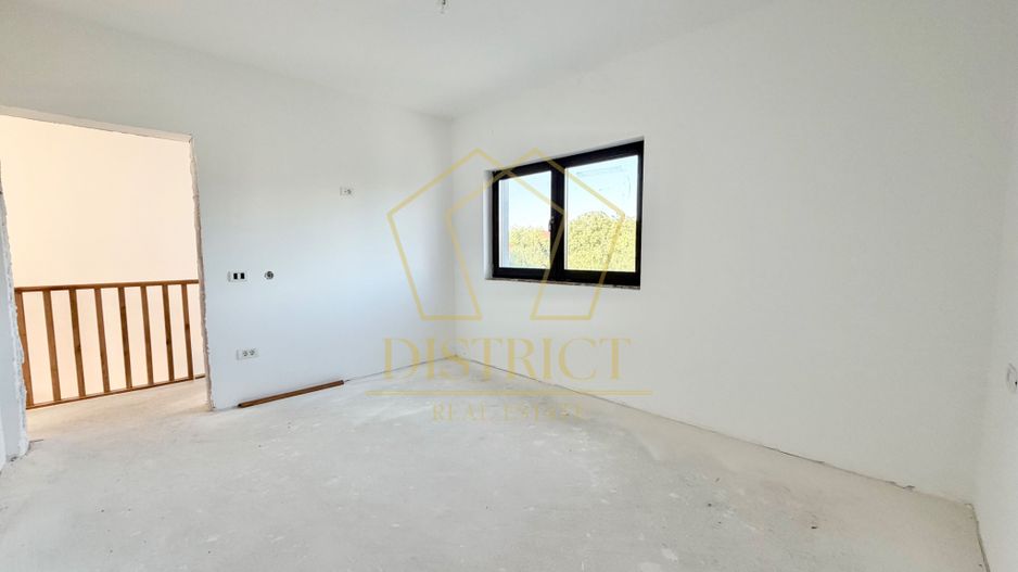 Duplex-uri cu 4 camere, 3 bai si perete coumn dublu in Chisoda, la asfalt. - Poză 14