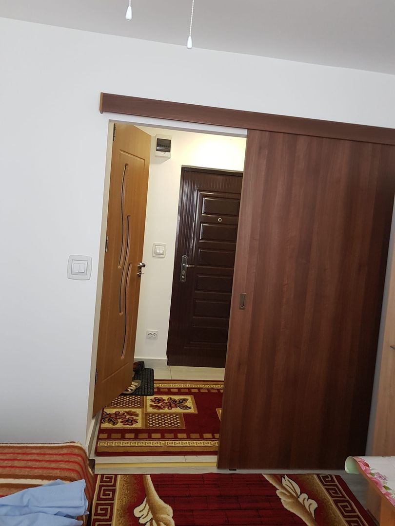 Garsoniera 18 mp baie proprie, total renovata Canta 40000 euro - Poză 4