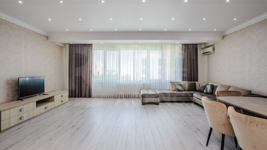 Chirie, apartament, 4 camere, str. Bucureşti, Centru - Poză 2