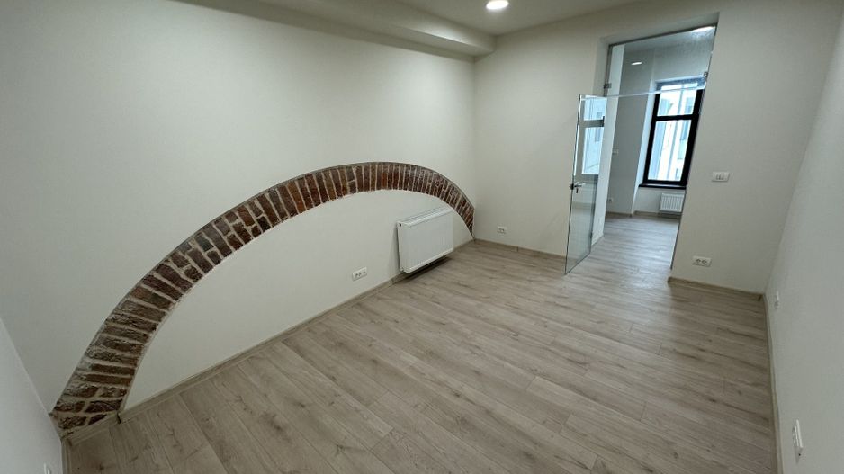 Spatii de birouri Ultracentral suprafață  de 31,7  mp - Poză 4