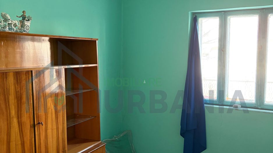 Vând casă zona centrală Pașcani - Poză 4