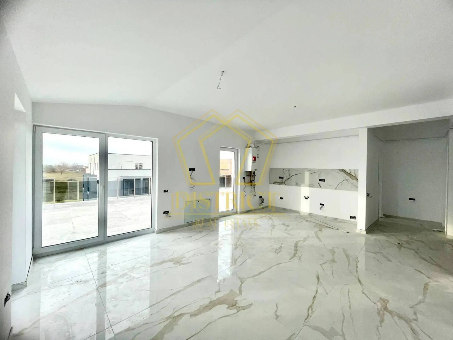 Penthouse cu 3 camere si terasa de 45mp | zona Antenei | Braytim - Poză 1