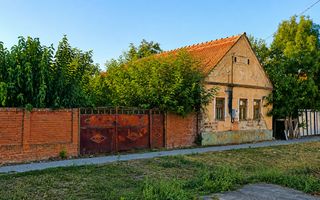 Casă de vânzare , 2600 mp teren - Poză 1