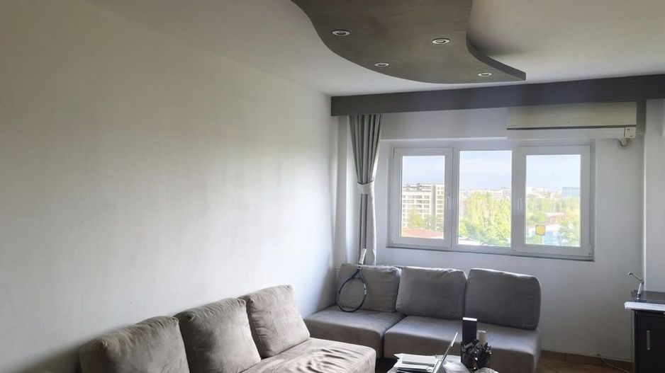De vanzare apartament 4 camere Crangasi - Poză 2