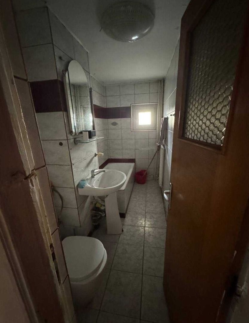 AP. 3 CAMERE VITAN - 65 MP UTILI, NECESITA RENOVARE, COMISION 0% - Poză 5