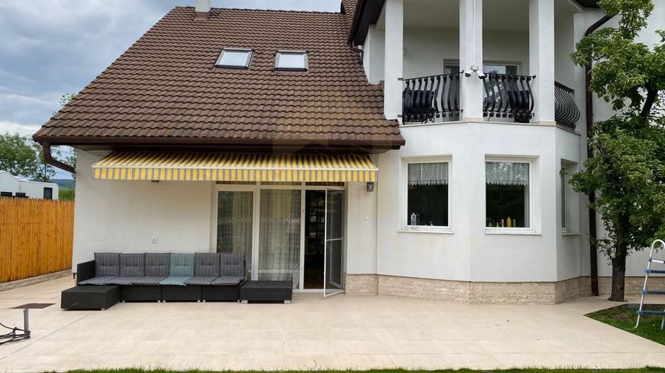 Vanzare casa individuala, 304 mp, teren 700, Gruia - Poză 2