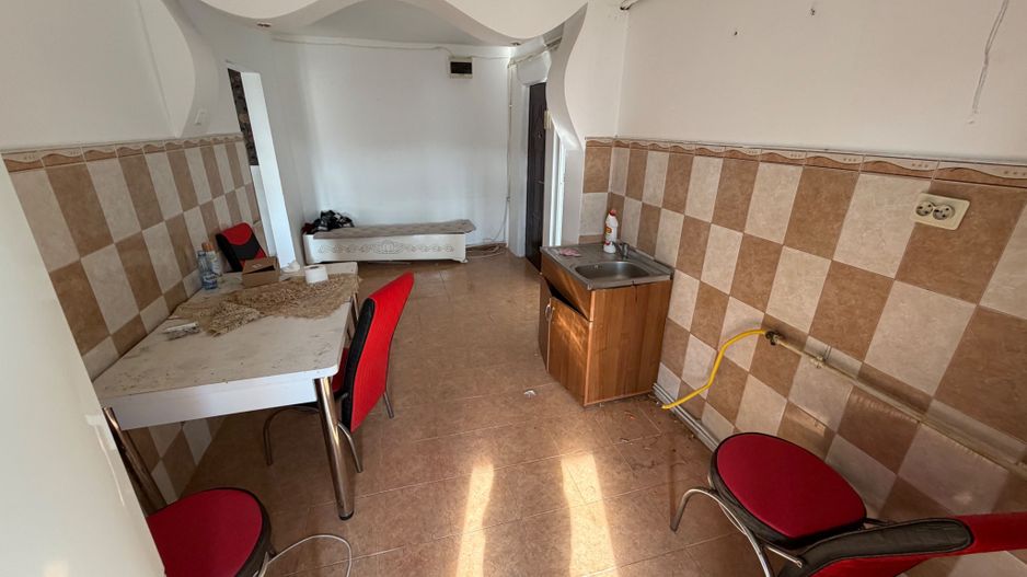 Apartament 2 camere, etaj 2 - zona Industriala - Poză 4