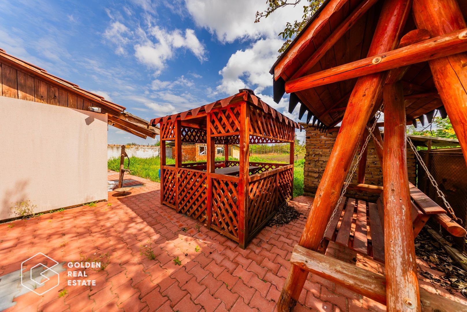 Casa situata in comuna Seitin, la cheie - Poză 24