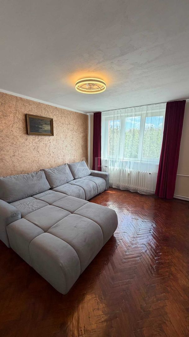 Apartament cu 2 camere decomandate, complet renovat, Plopilor. - Poză 3