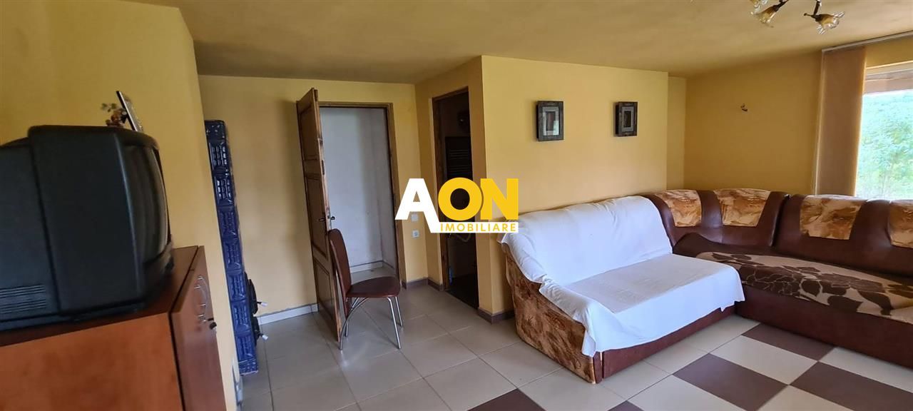 De vanzare casa 4 camere 1392 mp teren in Oarda de Sus - Poză 4