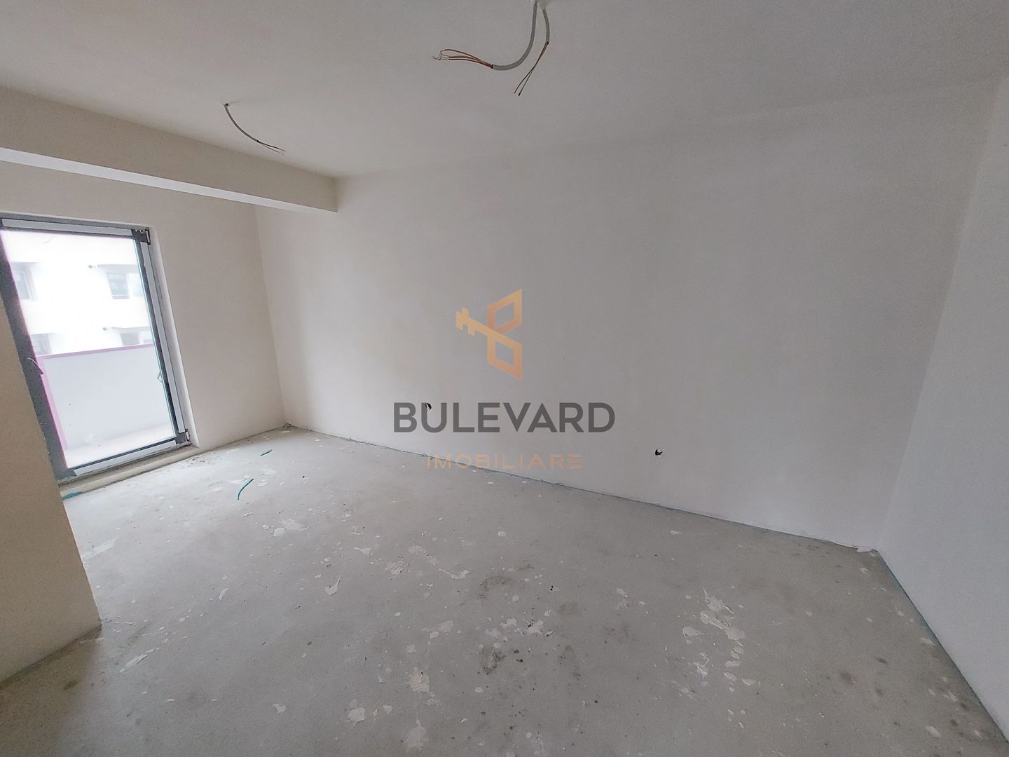 Apartament cu 3 camere+garaj+terasa de 25 mp ! - Poză 6