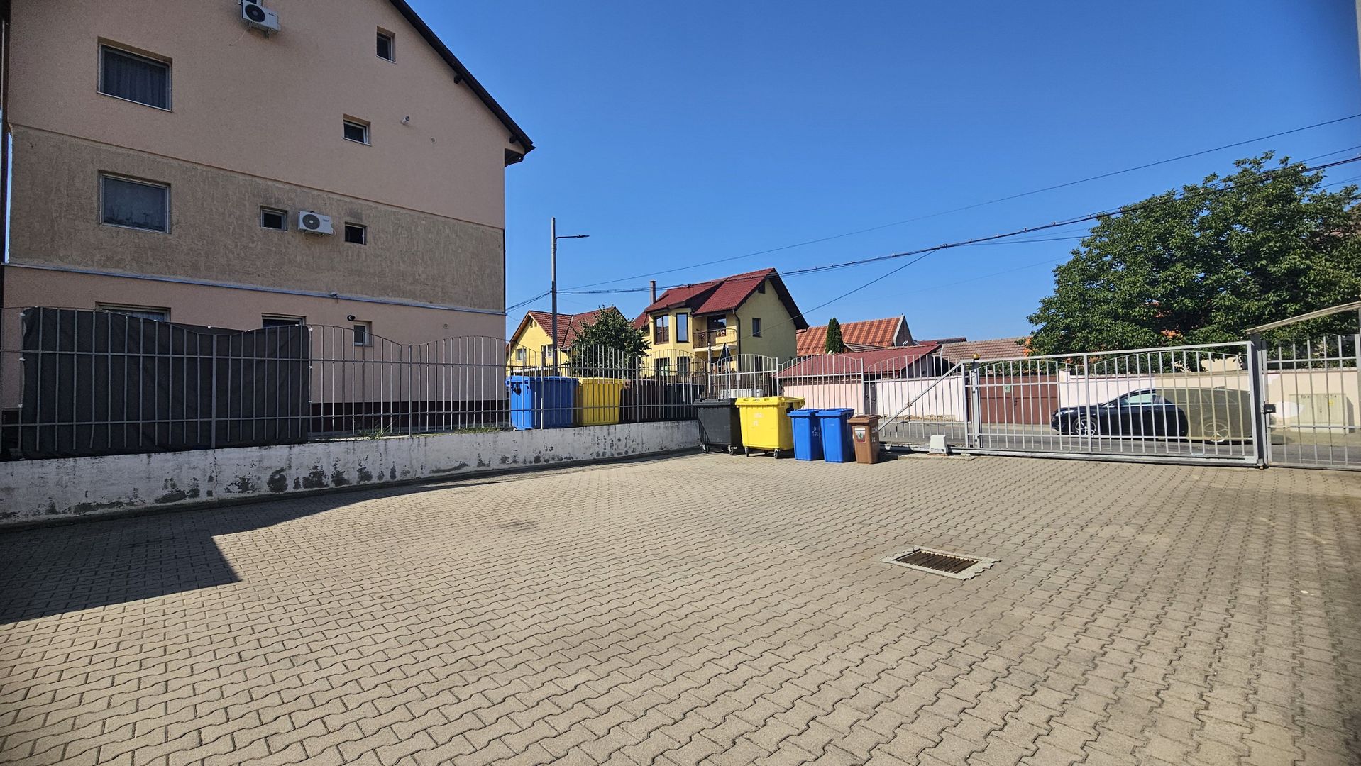 Apartament de inchiriat 6 camere 179 mp Etaj 2 + mansardă - Poză 11