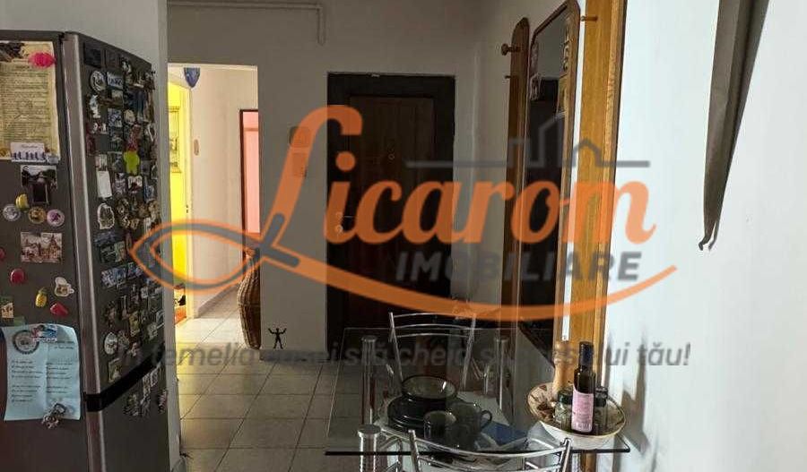 Apartament 3 camere decomandat Calea Bucuresti etaj 1/4 - Poză 3