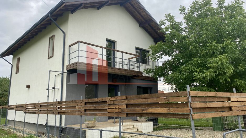 Casa cocheta langa padure - Gulia, DB. - Poză 2