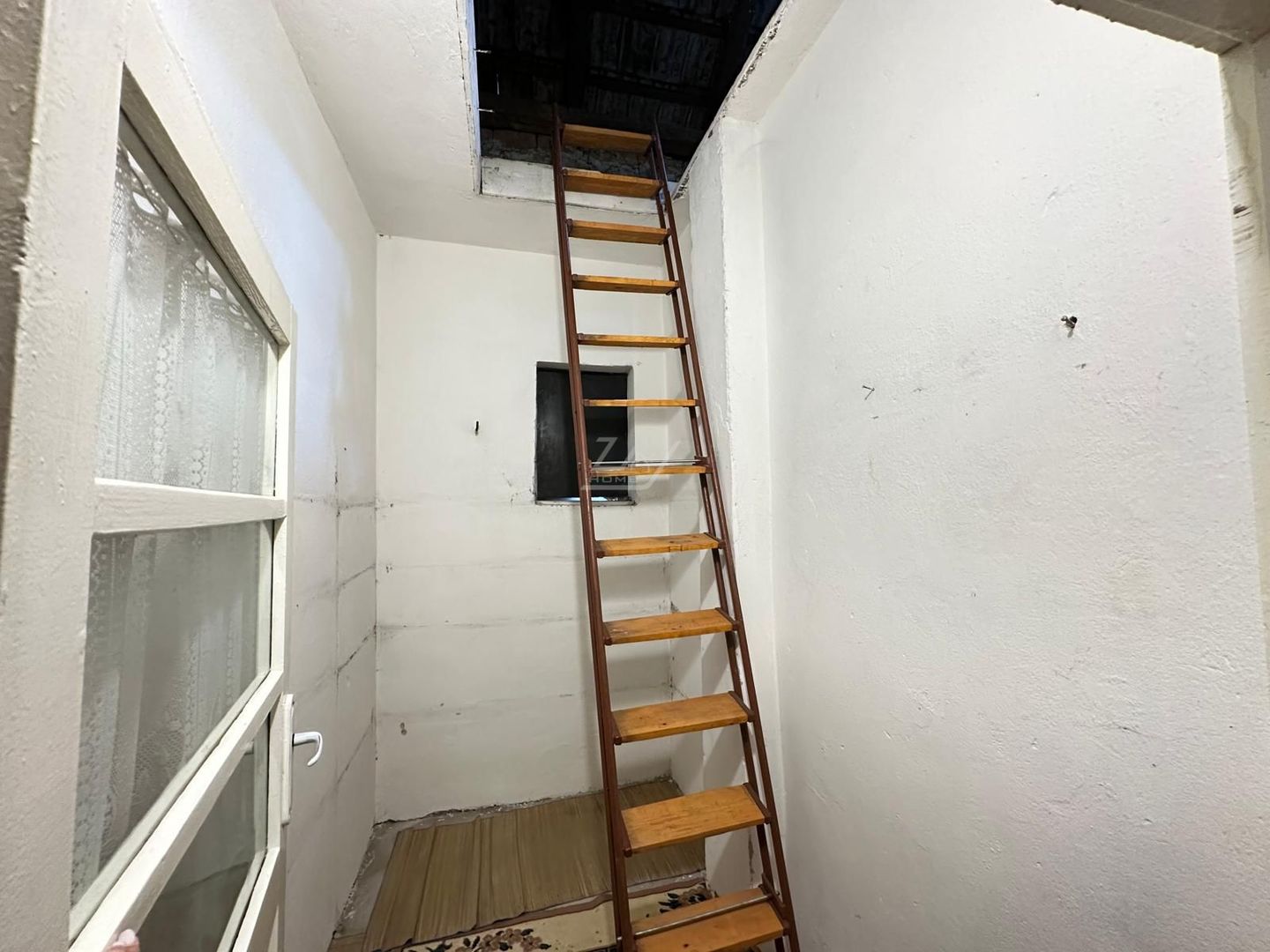 Casa individuala cu 5 camere decomandate. Pozitie excelenta. DIsponibila imediat - Poză 14