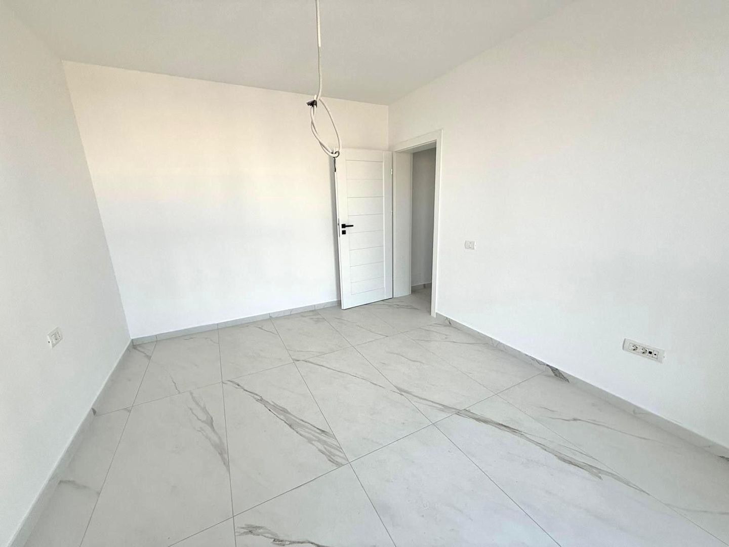 Apartament cu 2 camere - etaj 1, la asfalt  Braytim -  Giroc - Poză 4