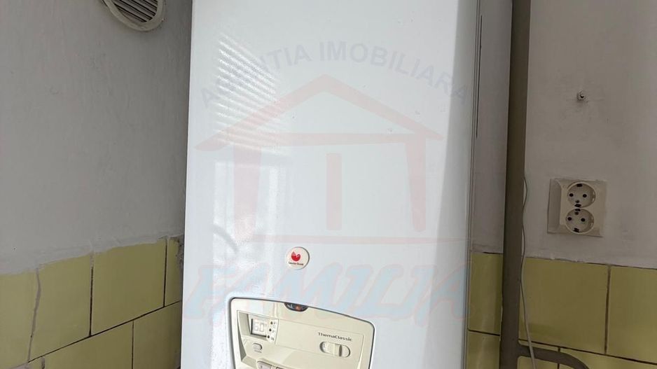 Vanzare apartament cu 4 camere in Micro 39b( k-uri), etaj 1, - Poză 9