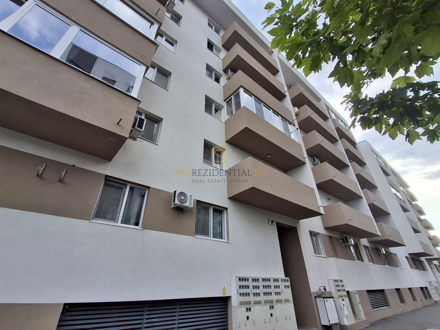 Inchiriere apartament cu 2 camere, mutare rapida, zona Grand Arena - Poză 1