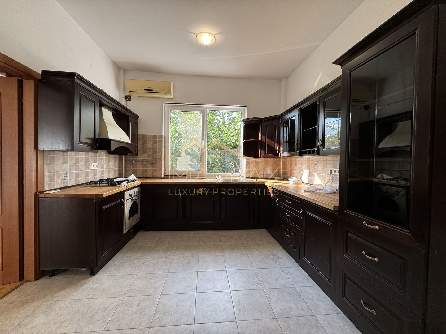 Vila Individuala 7 camere*Piscina*Teren 1000 mp / 8 parcari// Erou Iancu Nicolae - Poză 15