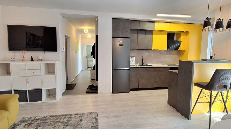 Apartament cu 3 camere, curte si loc de parcare - Poză 4