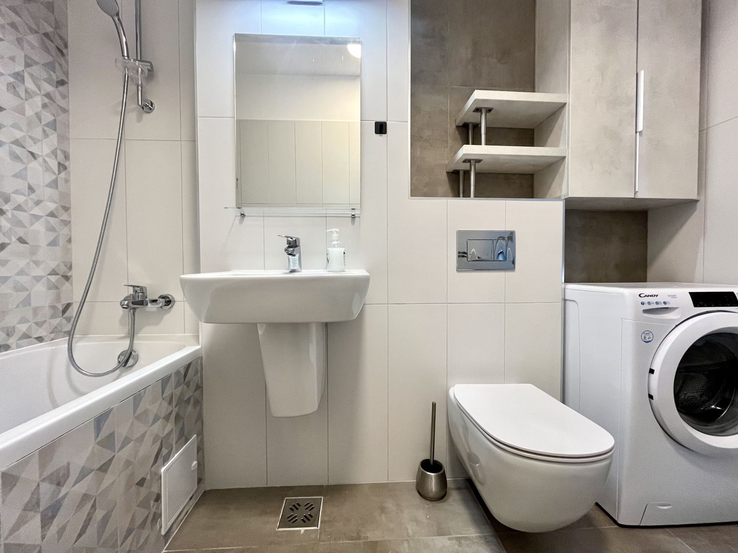 Apartament 1 camera, prima inchiriere,  zona Centrala - City of Mara - Poză 18