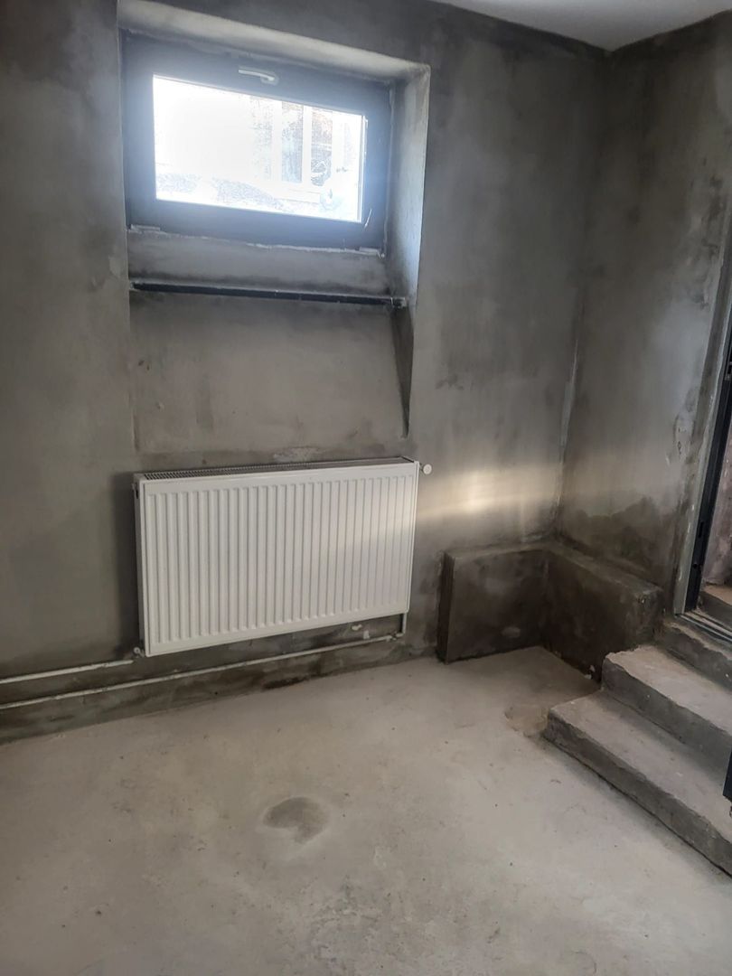 Casa pe 3 nivele, zona centrala, le pret de garsoniera, intre 2 statii de metrou - Poză 5