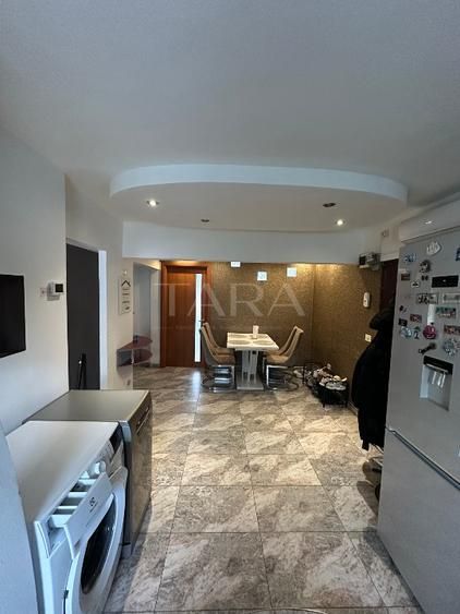 Apartament cu 3 camere, mobilat modern, 2 balcoane și parcare. - Poză 7