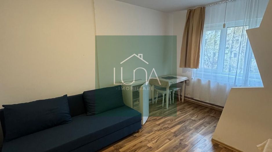 Vânzare garsonieră – zona Tractorul, Coresi Mall - Poză 1