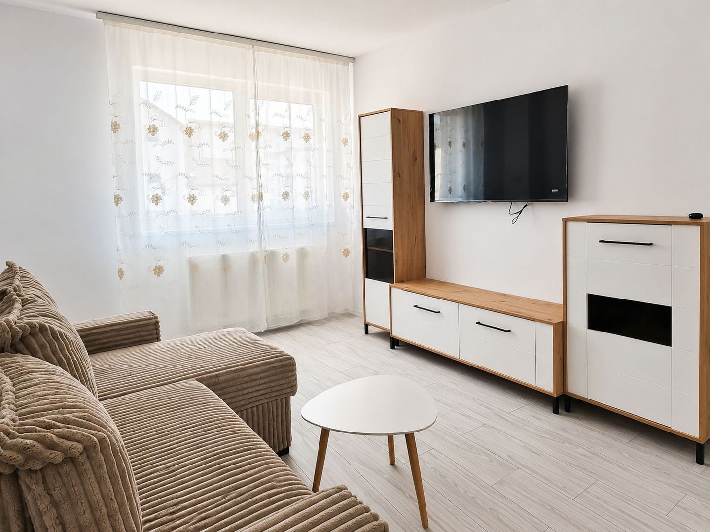 Apartament NOU mobilat 2 camere Dec 48 mp Bucium Visan 92000 euro - Poză 4